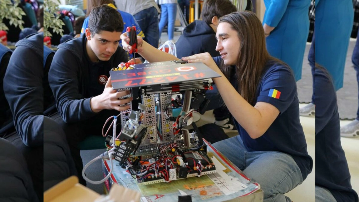 Concurs național de tehnologii digitale inovatoare pentru elevi și profesori! Participanții vor lucra la proiecte care îmbină Inteligența Artificială, robotica, modelare și printare 3D