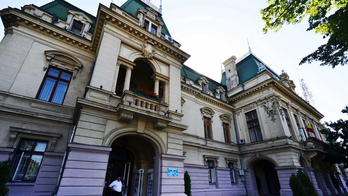 Un afacerist abonat la bani publici a mai semnat un contract cu Primăria Iași! Adrian Ianțoc a primit peste 30.000 de lei pentru servicii de mentenanță