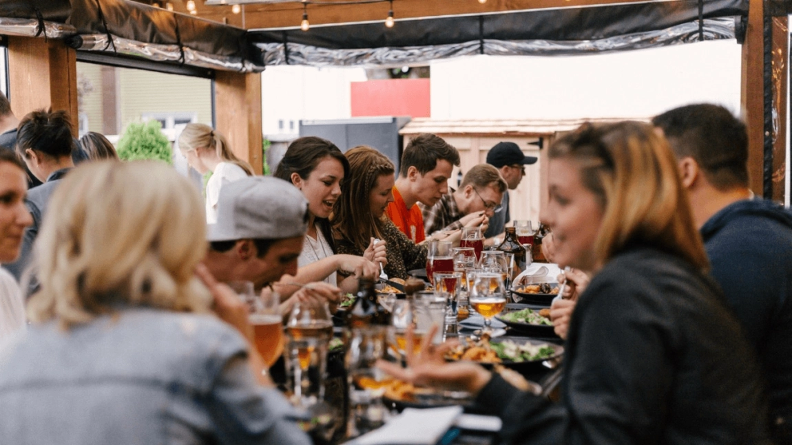 Restaurantele și cluburile se vor închide mai devreme! Ce stă în spatele deciziei autorităților