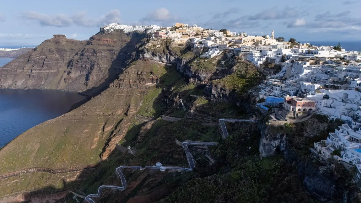 Noi cutremure în Santorini, cel mai puternic de magnitudinea 5,3, resimţit la Atena