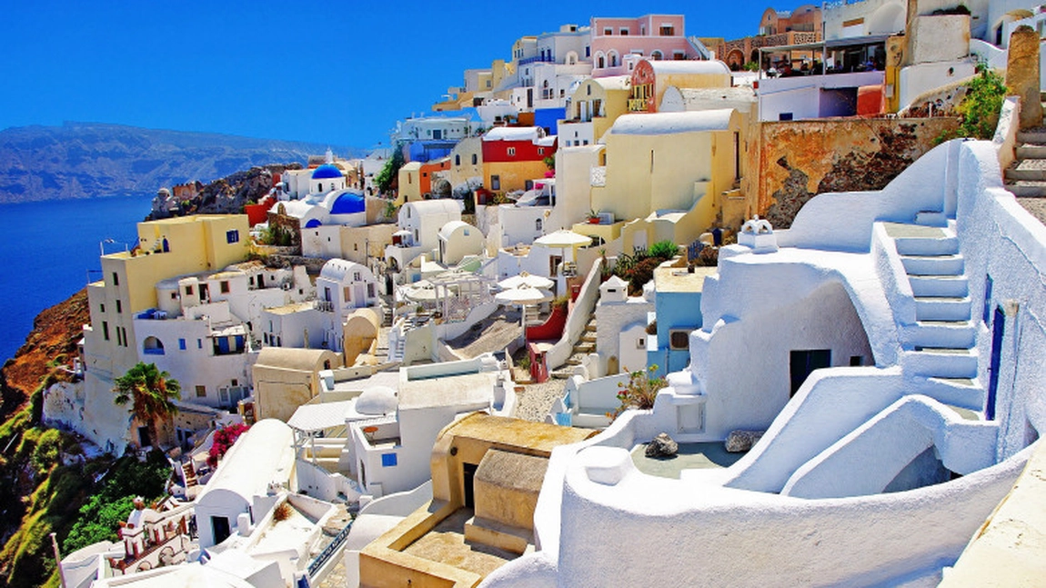 Panică în Santorini: Sute de cutremure zguduie insula, autoritățile mobilizează forțe speciale
