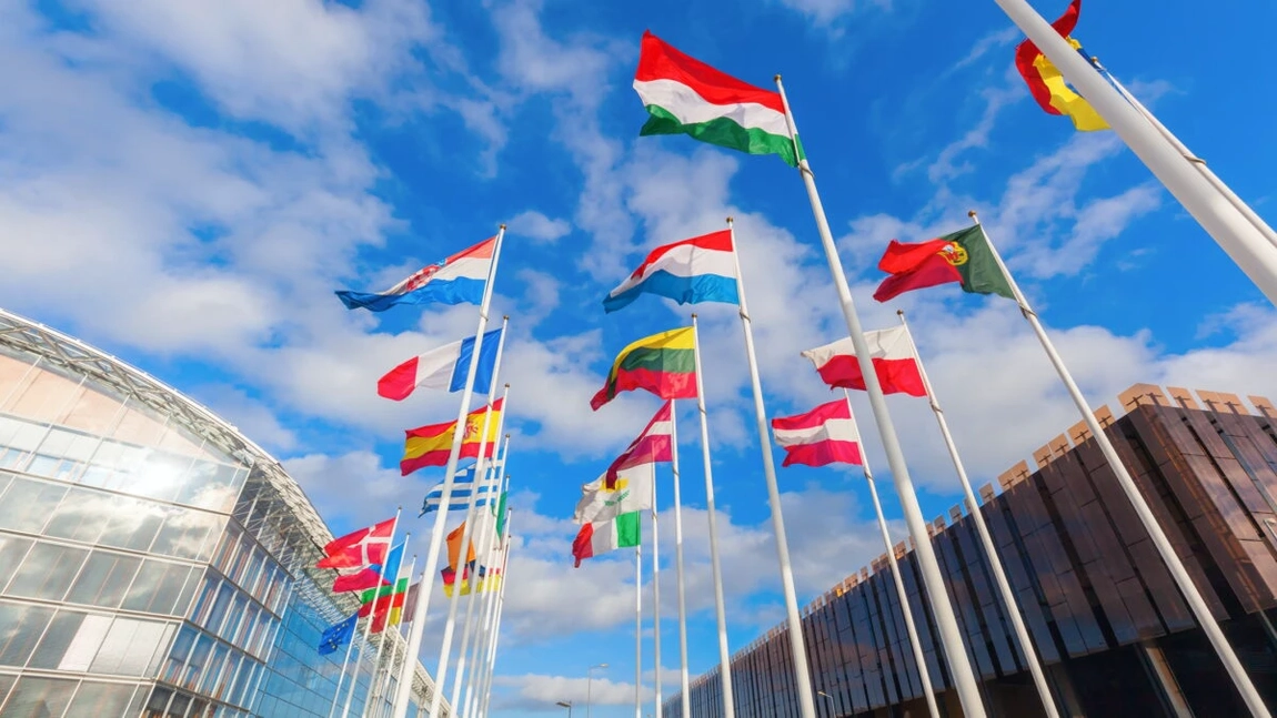 Liderii europeni poartă discuții de urgență la Paris, în timp ce oficialii americani și ruși urmează să se întâlnească în Arabia Saudită pentru a găsi o soluție cu privire la Ucraina
