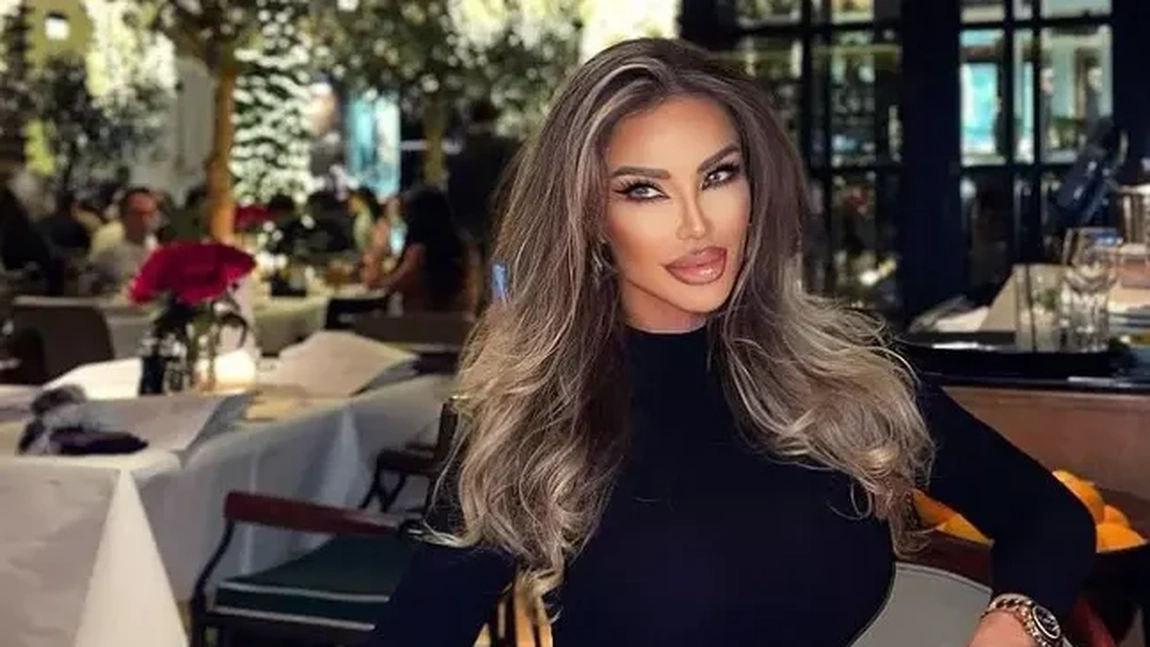 Bianca Drăgușanu și-a făcut intervenția de ”ochi de pisică”. Cum arată vedeta