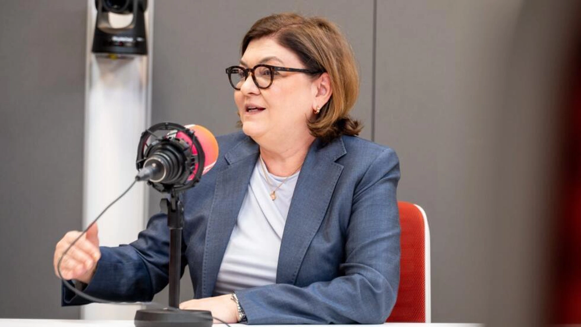 Cine este Adina Vălean. Ce avere are și cu ce se ocupă soția lui Crin Antonescu
