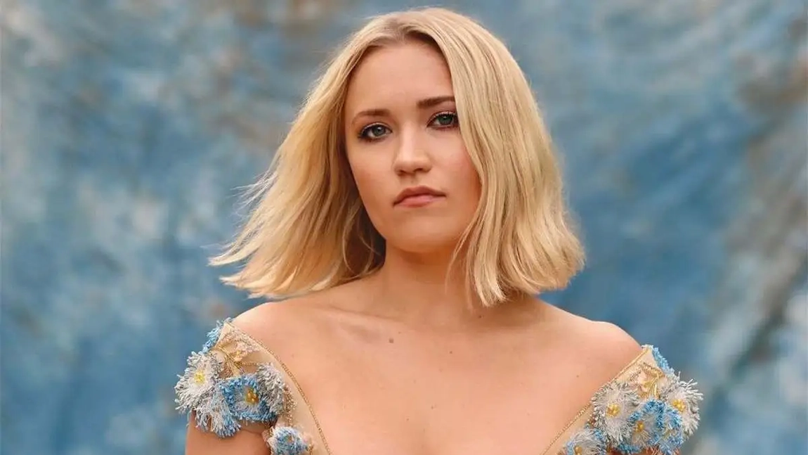 Despărțire fulgerătoare la Hollywood: Emily Osment cere divorțul la doar cinci luni de la căsătorie