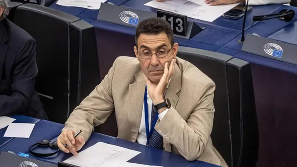 Europarlamentarul italian Roberto Vannacci discurs năucitor la adresa Ursulei von Der Leyen: ”Rusia nu are tancurile în Europa! Parisul nu e sub ploaie de gloanțe! Urgența este că ard bisericile creștine în Franța și anarhia din România”