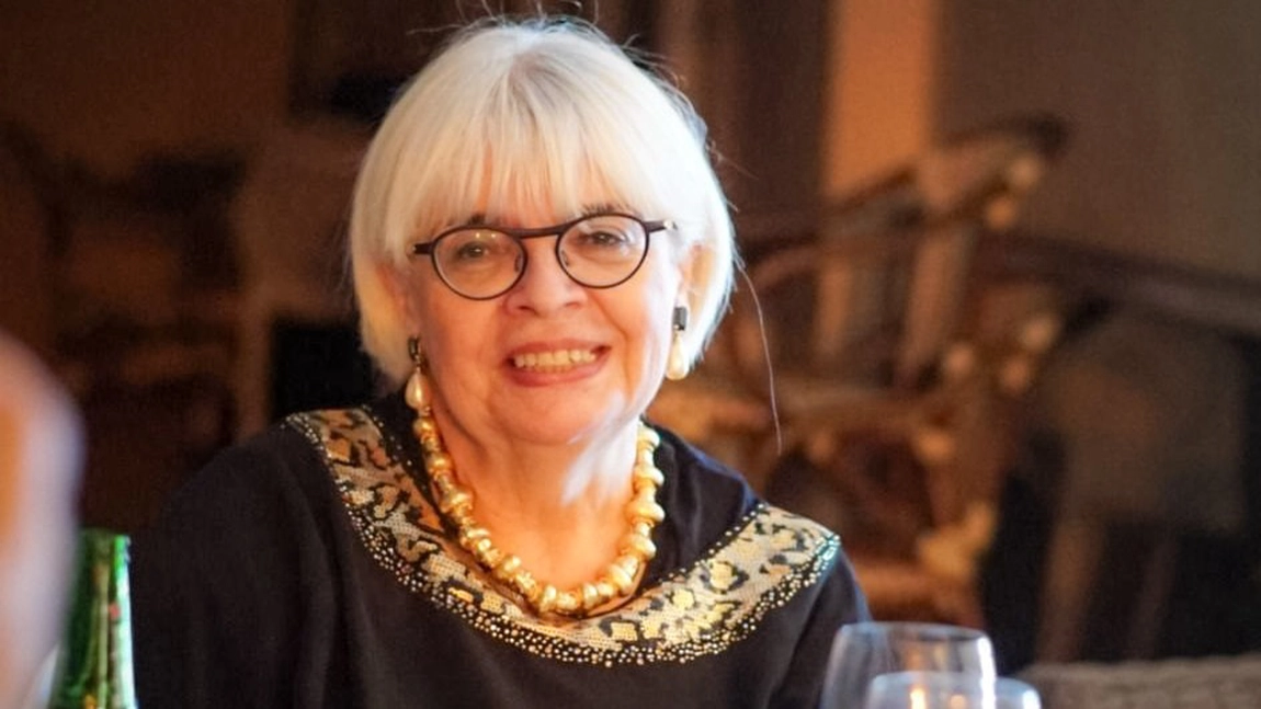 Ce poartă Irina Margareta Nistor în geantă, mereu? Oamenii au rămas șocați