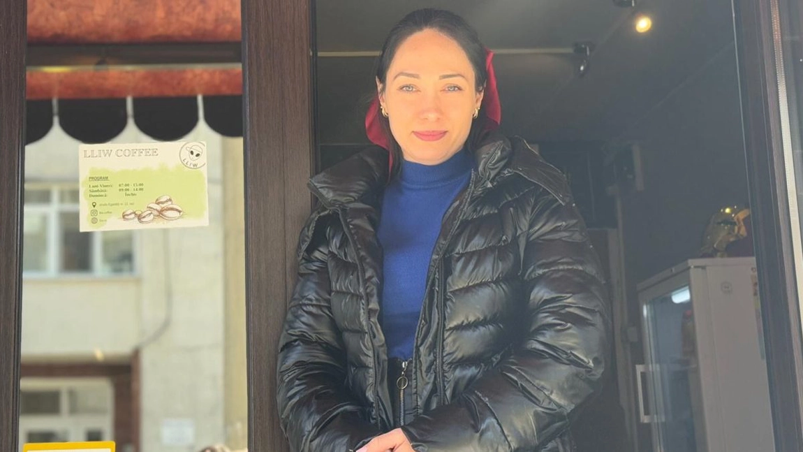 Este singurul loc din Iași unde clienții pot vedea un extraterestru în timp ce beau o cafea. Iată un proiect inedit, pus în practică de marghioala Marina Maftei