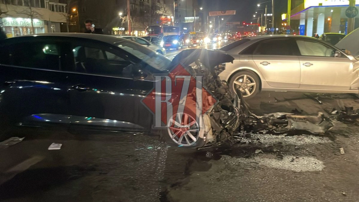 Accident rutier grav în Păcurari. Trei autoturisme s-au făcut praf după un impact violent - EXCLUSIV, FOTO, UPDATE