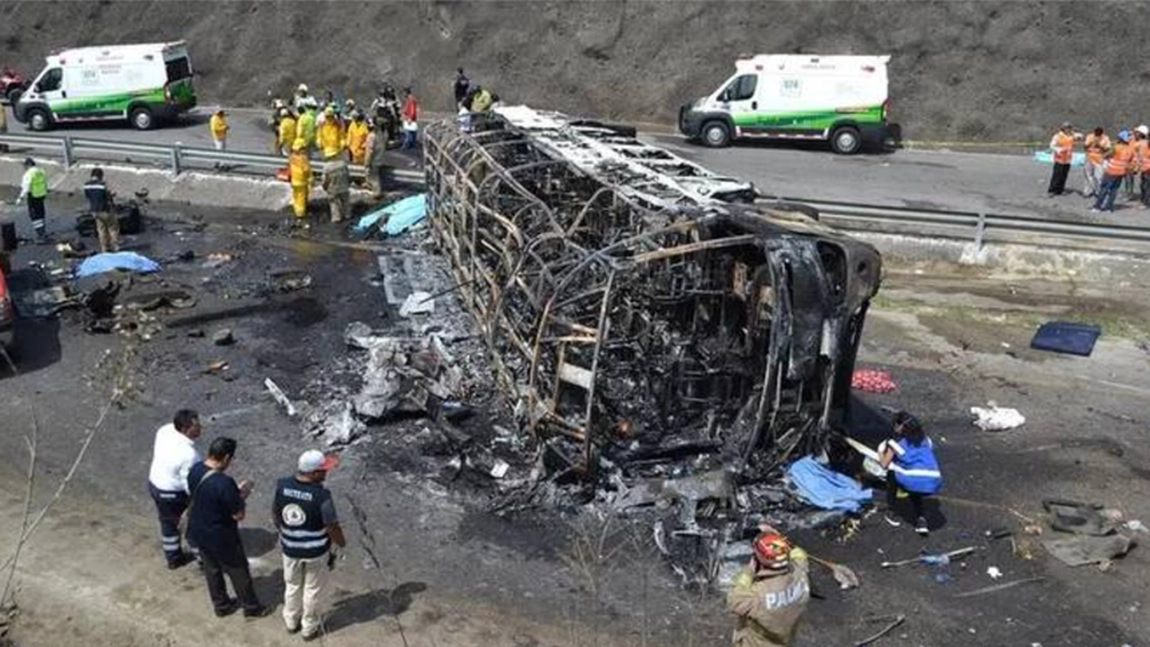 Două accidente rutiere tragice de autocar, în Mexic. Bilanțul morților a ajuns la 32