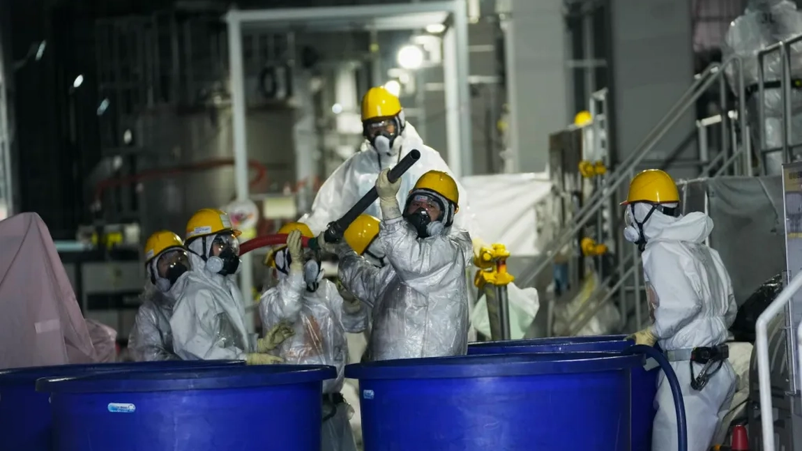 Roboții încep misiunea periculoasă de curățare a deșeurilor radioactive de la Fukushima
