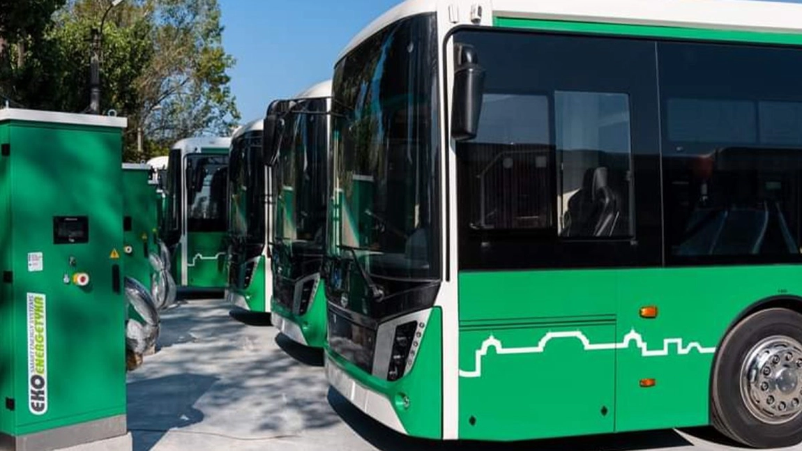 Primăria Iași cheltuie încă 960.000 de euro pentru încărcarea noilor autobuze electrice