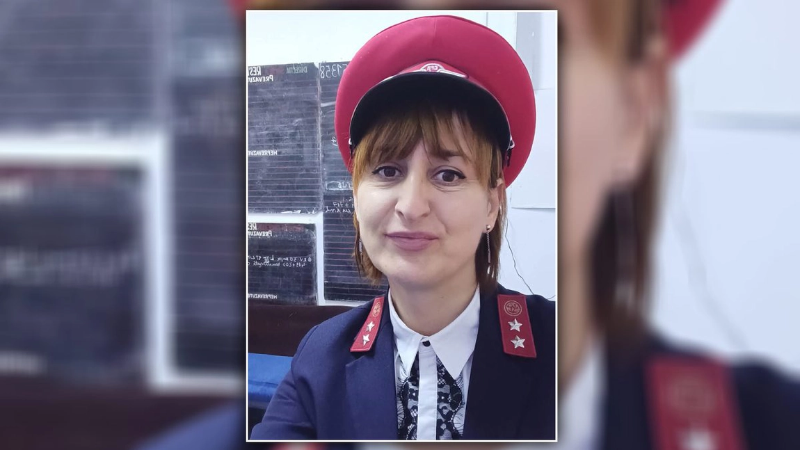 Carmen Garofa este unul dintre cei mai apreciați angajați de la CFR! Ieșeanca le-a dat clasă tuturor bărbaților din domeniu, fiind singura femeie care lucrează pe acest post