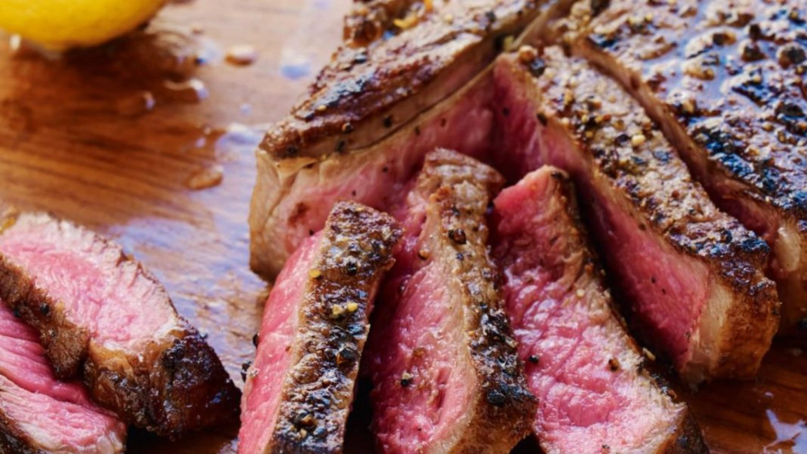 Câtă proteină trebuie să consumi zilnic pentru o sănătate optimă? Sfaturi de la experți
