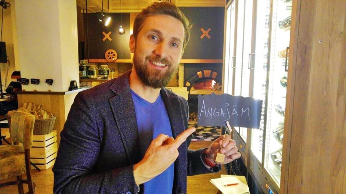 Ce salariu încasează un spălător de vase la restaurantul lui Dani Oțil. Câștigă dublu cât un profesor