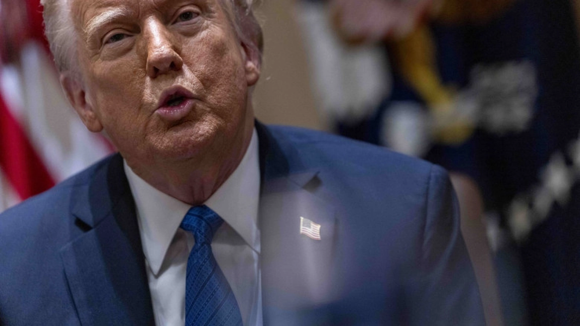 Donald Trump impune taxe vamale de 25% pentru importurile de automobile. Cum a reacționat Uniunea Europeană