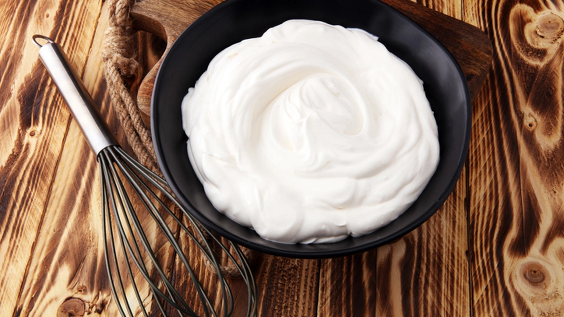 Cum să faci frișcă din lapte? Ai nevoie de doar câteva ingrediente!
