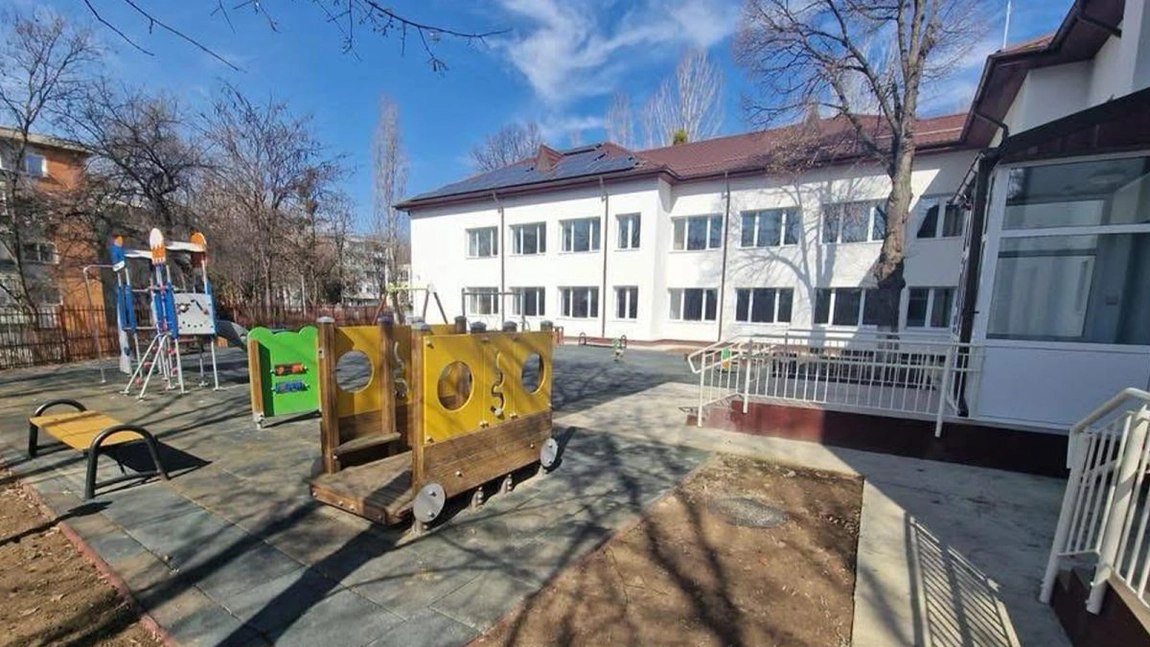 Lucrările la Grădinița nr. 13 din Tătărași au fost finalizate. Iată imagini cu clădirea în care vor învăța 200 de copii