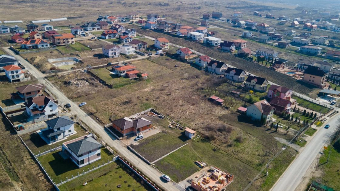 Este interzis pentru românii care au terenuri! Când nu se poate construi chiar dacă actele sunt în regulă