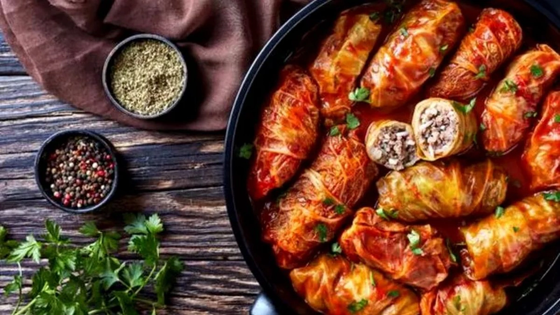 Sarmale cu carne de porc. Perfecte pentru mese în familie