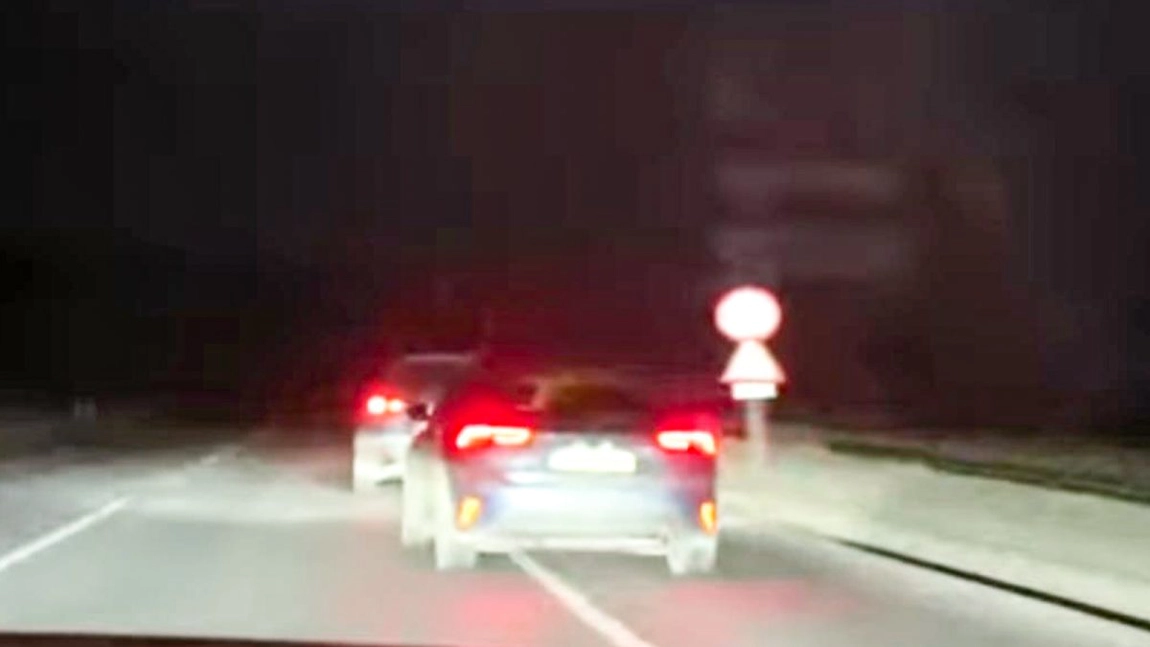 Atitudine incredibilă a unei șoferițe! De la Roman până la Iași, a condus nebunește pe stradă, fiind aproape să provoace mai multe accidente: „Oamenii se fereau de ea”