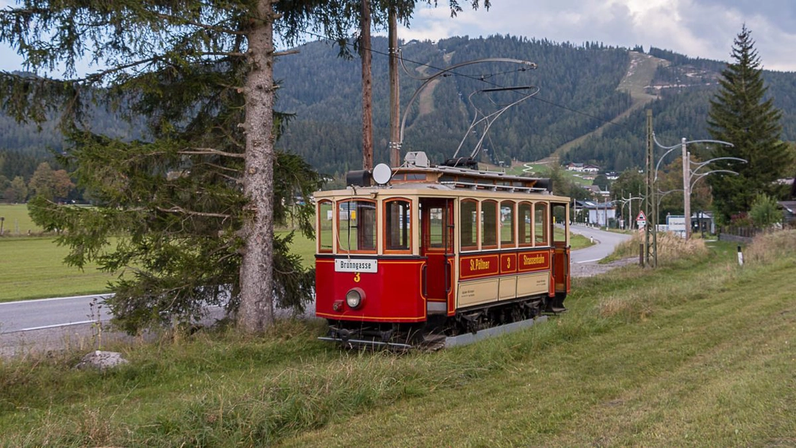 Un tramvai restaurat de fostul inginer Dorian Geba a fost expus într-un oraș din Austria. Iată ce valoare ar avea acum vagonul