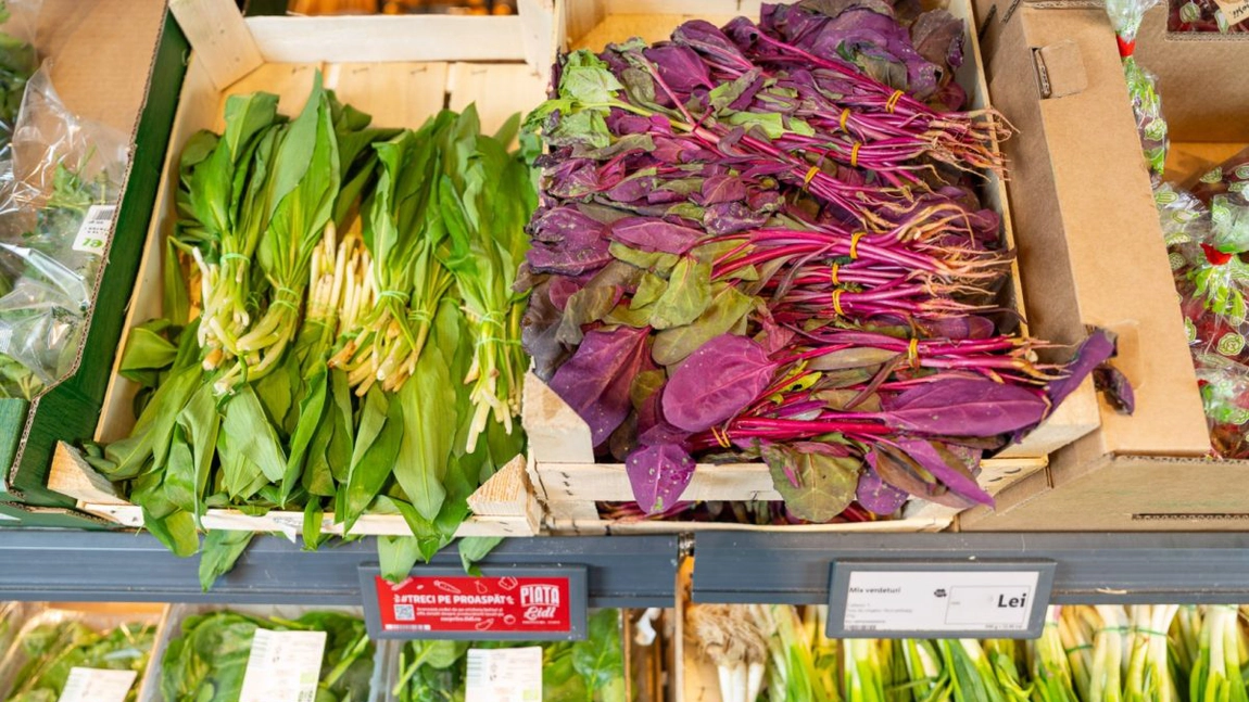 În acest supermarket care găsești verdețuri românești de la producători locali! Românii se înghesuiesc ca la piață