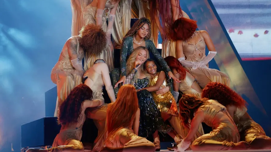 Beyonce transformă scena într-o sărbătoare de familie. Blue Ivy și Rumi strălucesc la debutul turneului „Cowboy Carter”