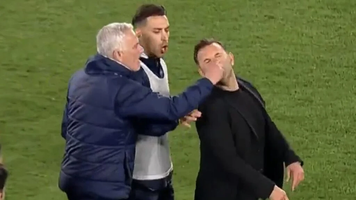 Scandal monstru în Turcia! Mourinho l-a luat de nas pe antrenorul lui Galatasaray și l-a trântit la pământ
