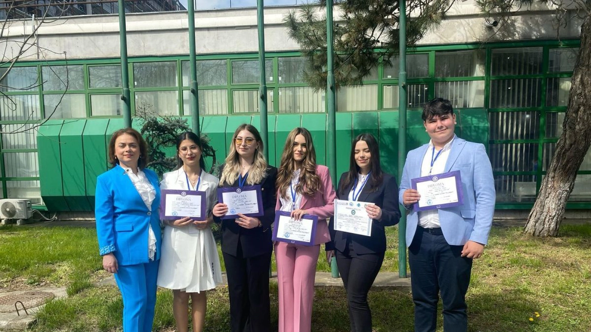 Colegiul Național Pedagogic „Vasile Lupu” din Iași a obținut, în competiție cu celelalte unități de profil, cel mai mare număr de premii la Olimpiada Națională de Pedagogie-Psihologie, Slobozia, 2025
