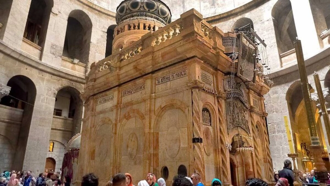 Arheologii care desfășoară cercetări sub Biserica Sfântului Mormânt din Ierusalim au făcut o descoperire remarcabilă