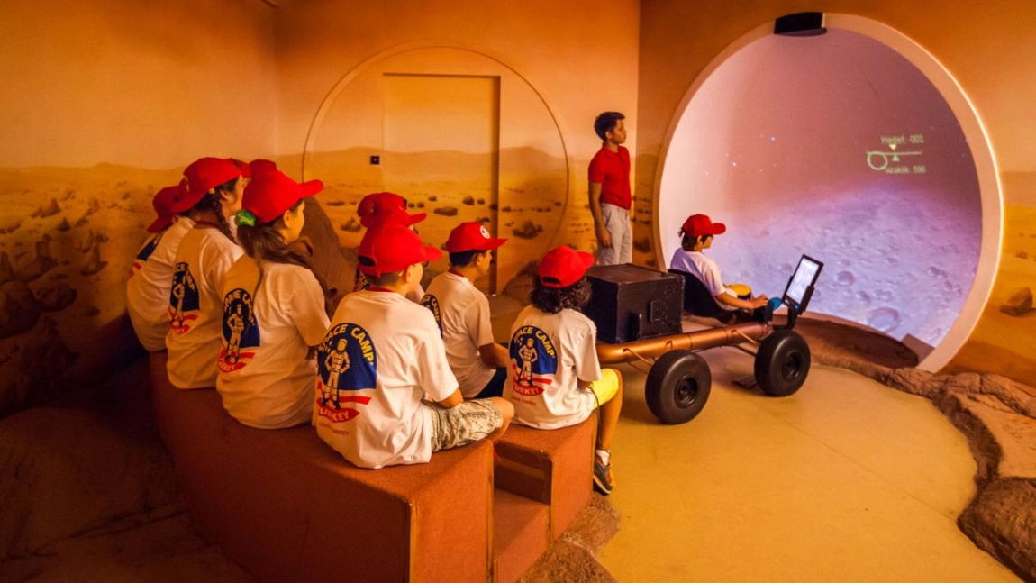 O elevă din Iași cucerește NASA! Sophia-Maria Lefter va pleca în Space Camp Turcia