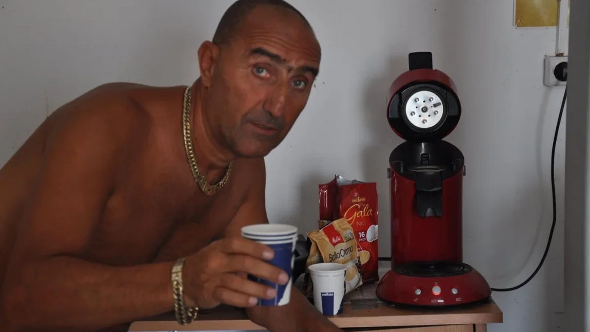 El ar fi fost, de fapt, cel mai mare „mafiot” al României! Show-uri cu femei frumoase, mașini de lux și petreceri uriașe