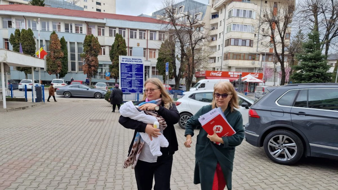 Marian, bebelușul aruncat în WC la Pașcani, a fost externat și va fi încredințat către DGASPC Mureș