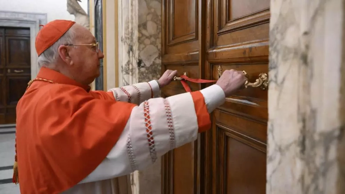Secrete închise între ziduri. Apartamentele Papei Francisc, sigilate imediat după deces