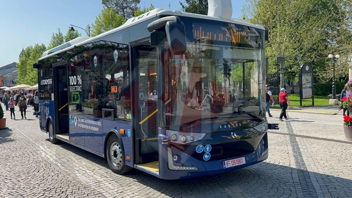 Autobuzul fără șofer este prezentat la Iași! Iată cum funcționează vehiculul autonom - LIVE VIDEO