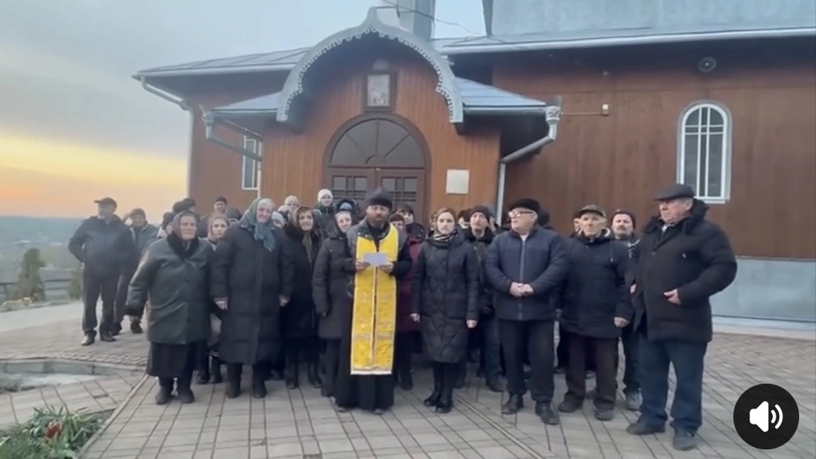 Scandal la graniță! O biserică românească din regiunea Cernăuți a fost atacată