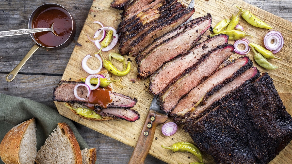 Rețeta pentru un brisket de vită delicios – Preparatul care îți va impresiona familia și musafirii, ideal pentru ocaziile speciale