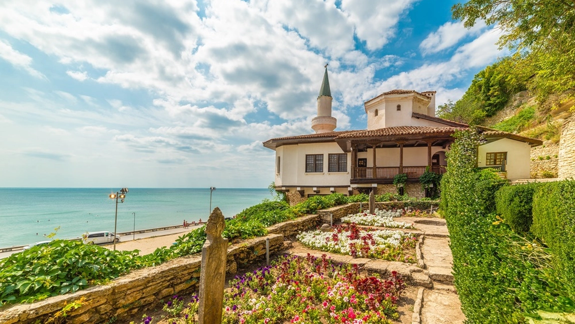 Castelul în care a trăit Regina Maria la Balcic. O bijuterie istorică pe coasta Mării Negre