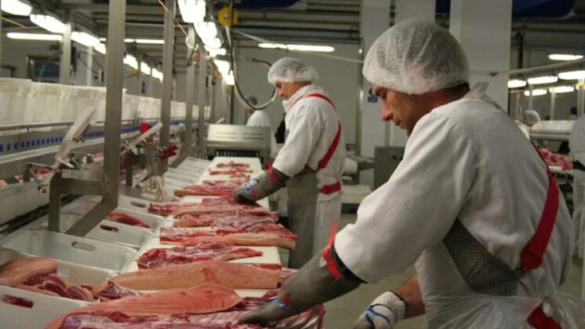 Lovitură pentru marile supermarketuri din țară! S-a deschis cel mai mare magazin de carne în România 