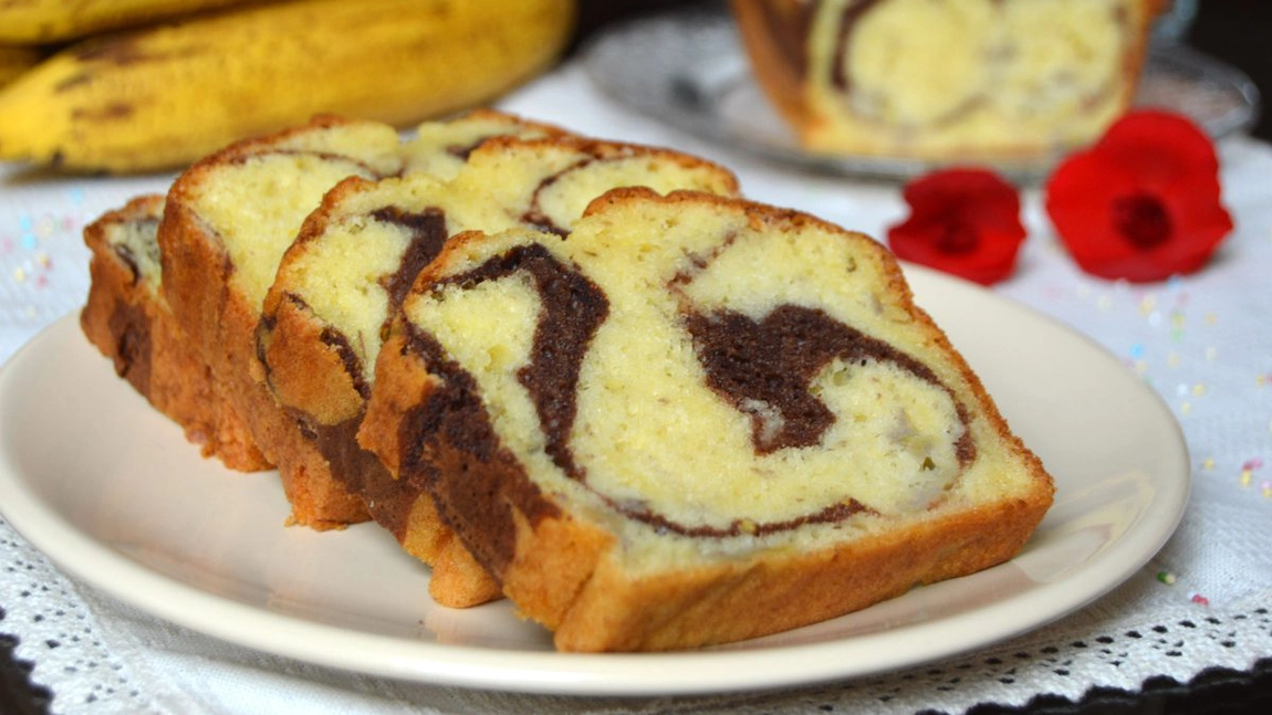 Rețeta de chec cu banane și iaurt – Un desert pufos și delicios