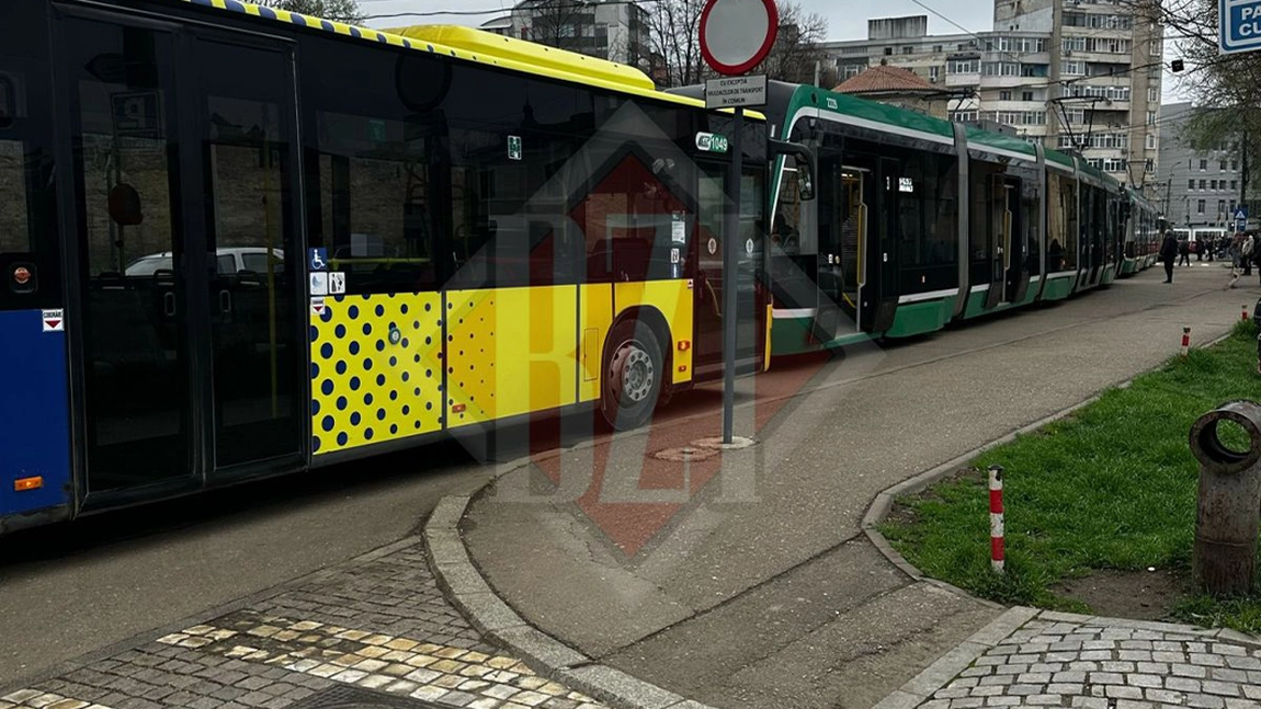 Circulația mijloacelor de transport public, blocată în Tg. Cucu! - UPDATE