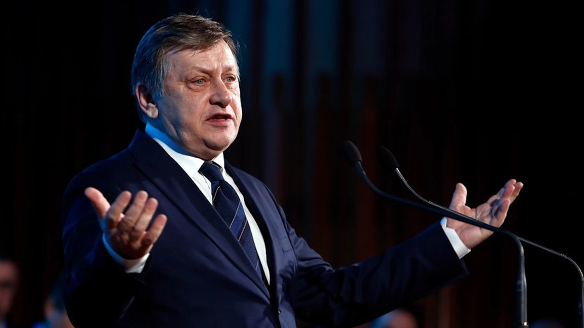 Crin Antonescu a dezvăluit care este problema cu alcoolul „poate că mi-ar afecta sănătatea”