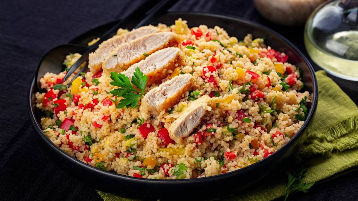 Cușcuș cu pui – O rețetă simplă, nutritivă și delicioasă pentru întreaga familie