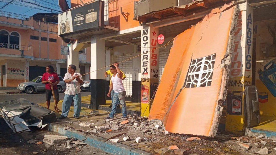 Un cutremur cu magnitudinea 6,3 s-a produs în apropierea coastei Ecuadorului! Case distruse şi oameni îngroziţi