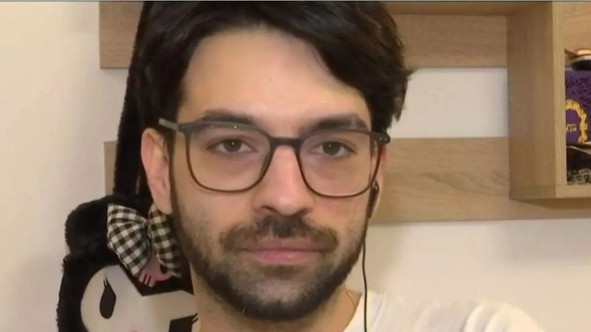 David Pușcaș trăiește într-o garsonieră minusculă. Cum arată locuința de 16 metri pătrați