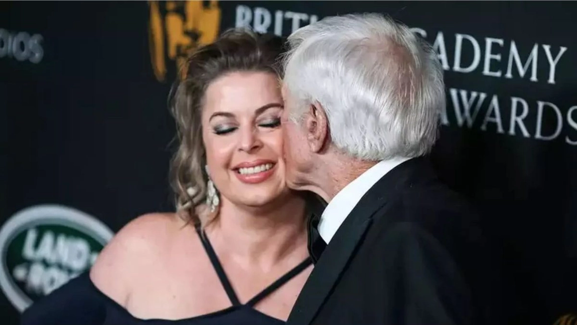 Actorul legendar de aproape 100 de ani care are o soție tinerică. În ciuda vârstei înaintate, face sport și iubește cu poftă