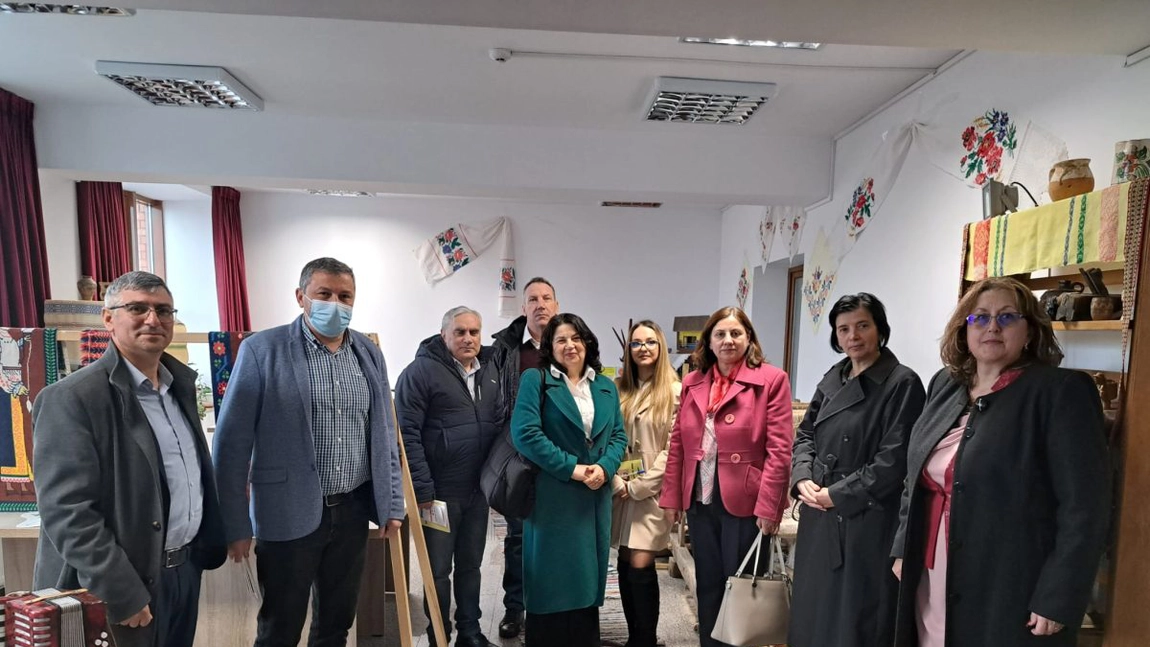 Dialoguri despre performanță în managementul educațional. Cercurile metodice ale directorilor unităților de învățământ preuniversitar din județul Iași
