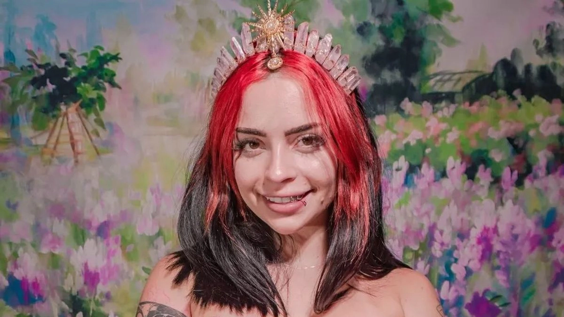 Își folosește sângele menstrual ca mască de față! Ba chiar îl vinde și altora!