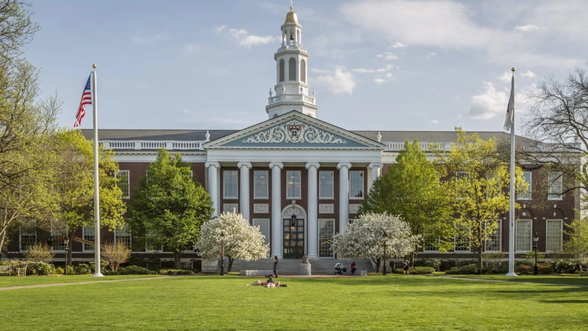 Ultimatum pentru Harvard. Administrația Trump amenință cu tăierea fondurilor dacă universitatea nu respectă condițiile impuse
